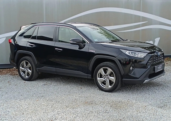 Toyota RAV4 cena 145000 przebieg: 146700, rok produkcji 2020 z Brwinów małe 352